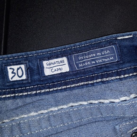 Miss Me Signature Capri Jeans Size 30 Wide Stitch Medium Wash Denim Capris - Picture 8 of 12